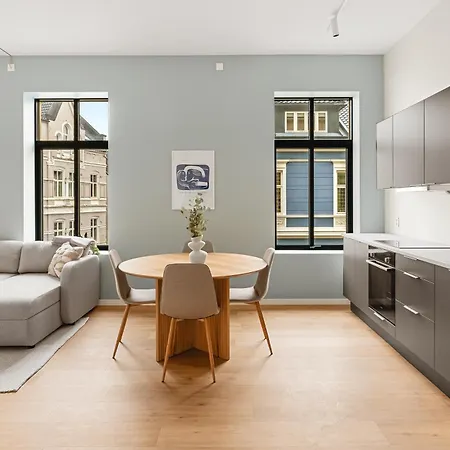 Hh - Modern L Center Leilighet